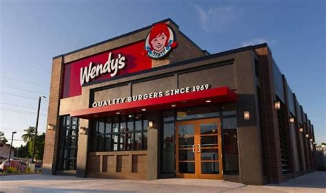 1623 Main Street. . What time does wendys close today